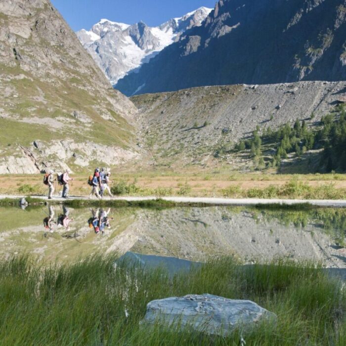 metro paragon metro x x trekkers travel talk tour du mont blanc hike across swiss france and italy 20 oct 3pm 4pm 241007040716 3